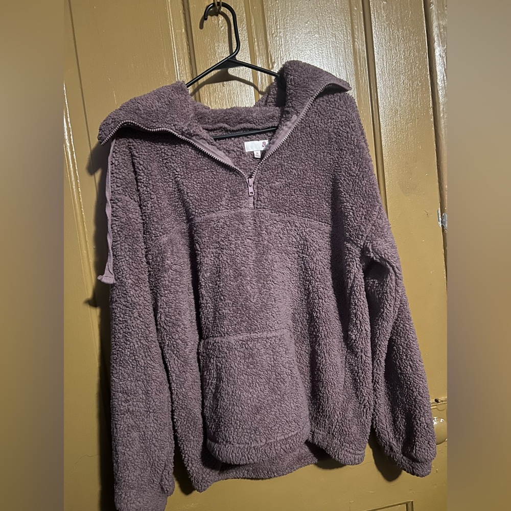 Mauve fuzzy sherpa